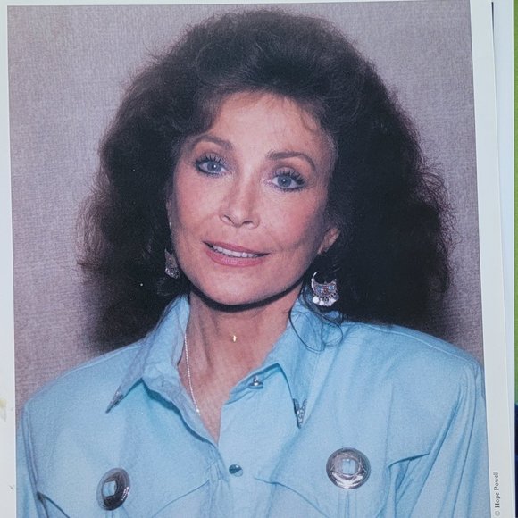 four 8x10 loretta lynn prints - Picture 3 of 4